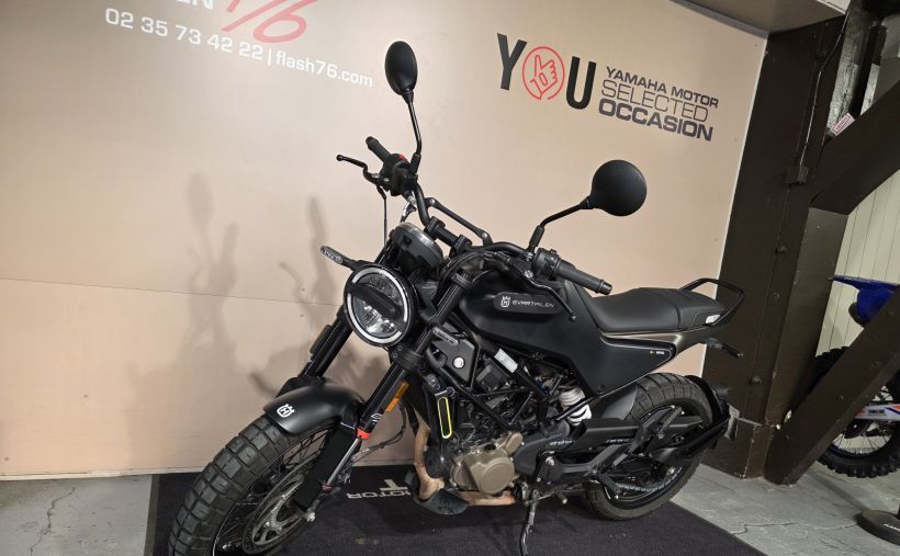 HUSQVARNA SVARTPILEN 125 ABS 4