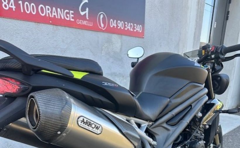 TRIUMPH SPEED TRIPLE 1050 RS 3
