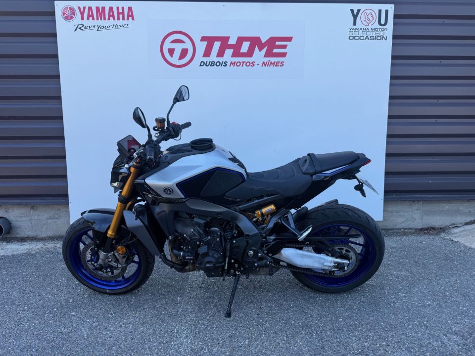 YAMAHA MT-09 SP 4