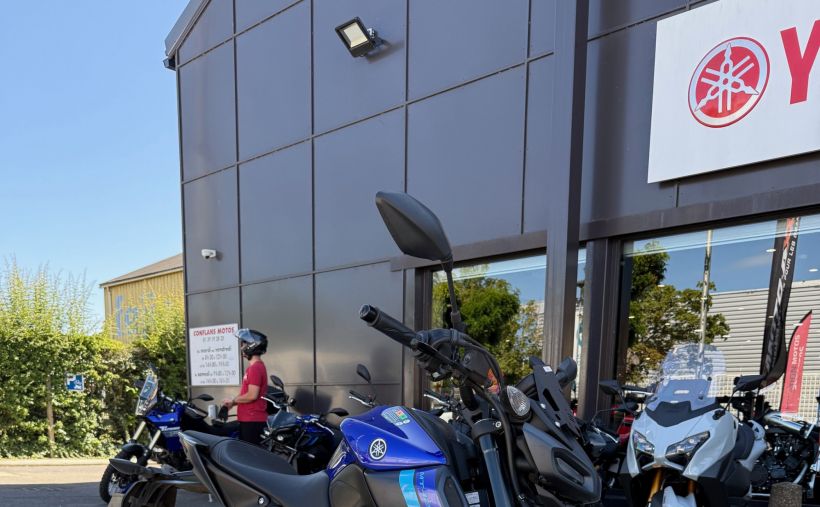 YAMAHA MT-125 ABS 4