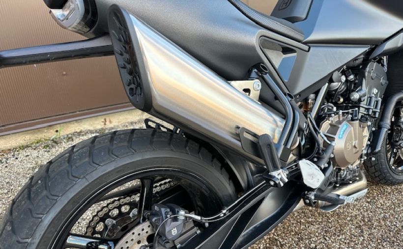HUSQVARNA SVARTPILEN 801 3