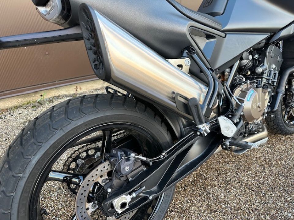 HUSQVARNA SVARTPILEN 801 12