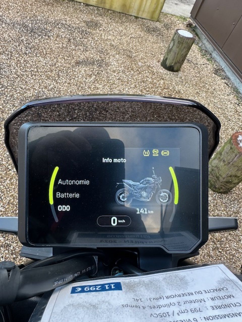 HUSQVARNA SVARTPILEN 801 16