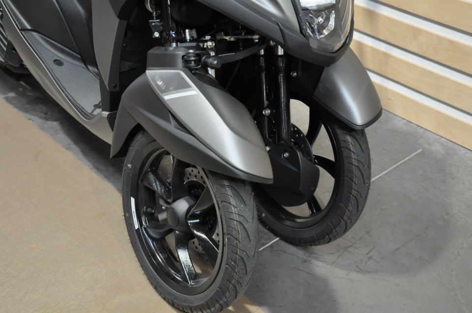 YAMAHA TRICITY 125 6