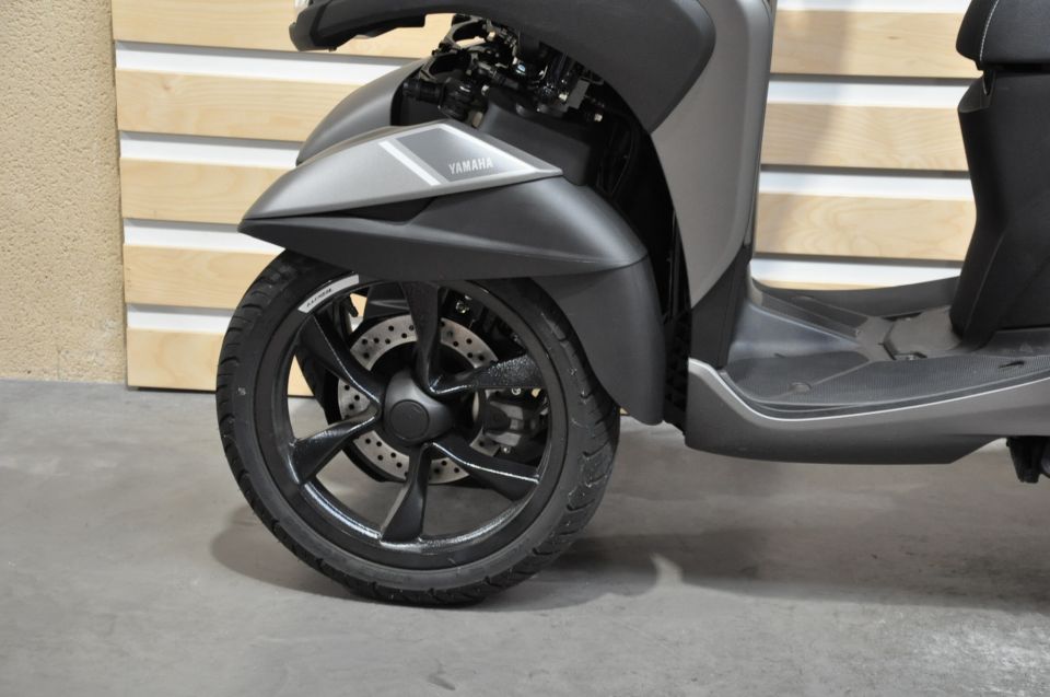 YAMAHA TRICITY 125 9
