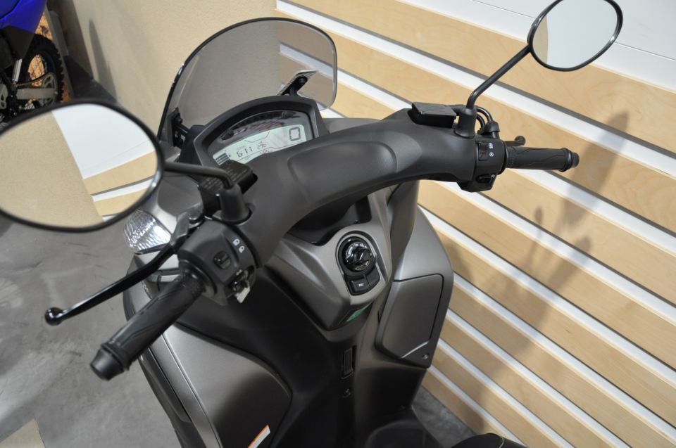 YAMAHA TRICITY 125 13