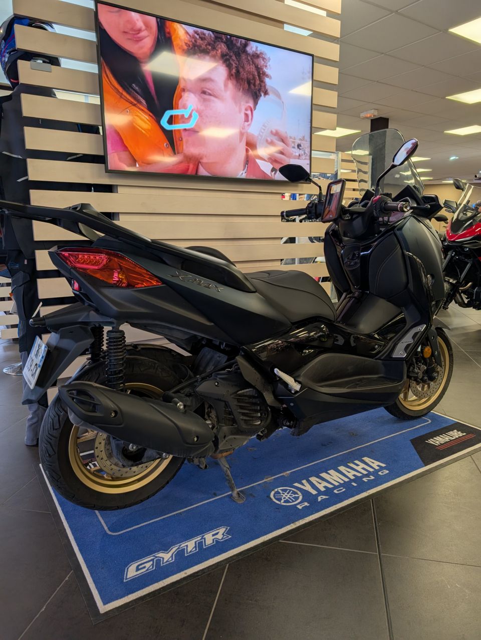 YAMAHA XMAX 125 TECH MAX 4