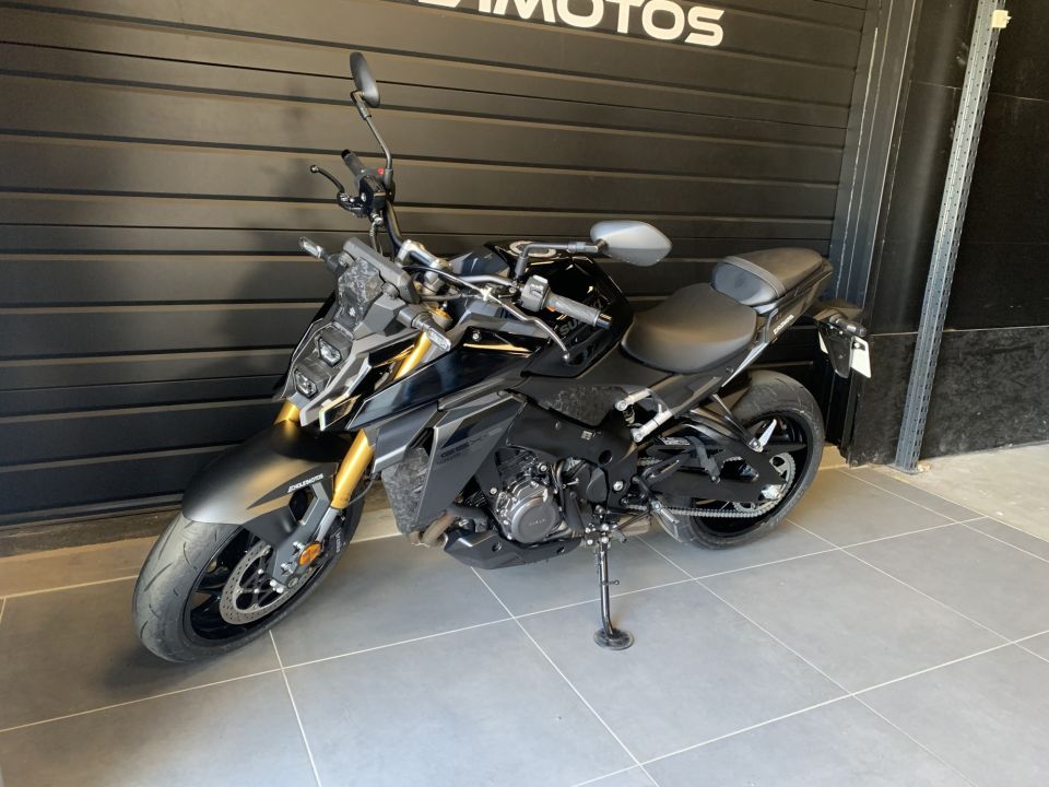 SUZUKI GSX-S 1000 8