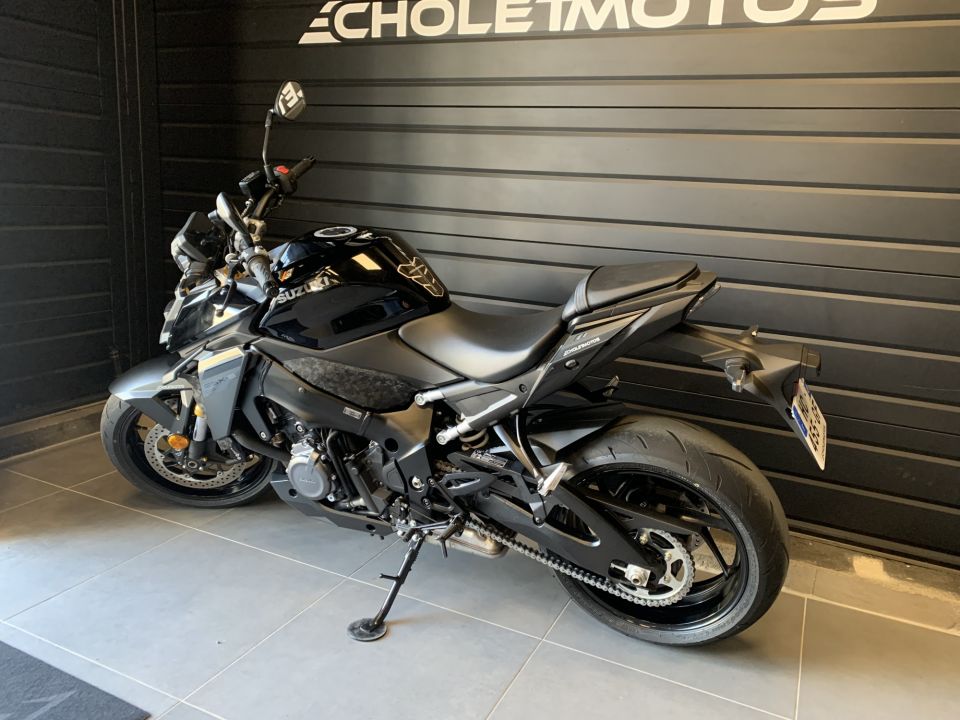 SUZUKI GSX-S 1000 12