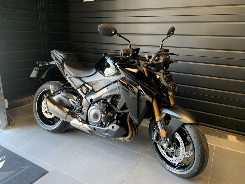 SUZUKI GSX-S 1000 16