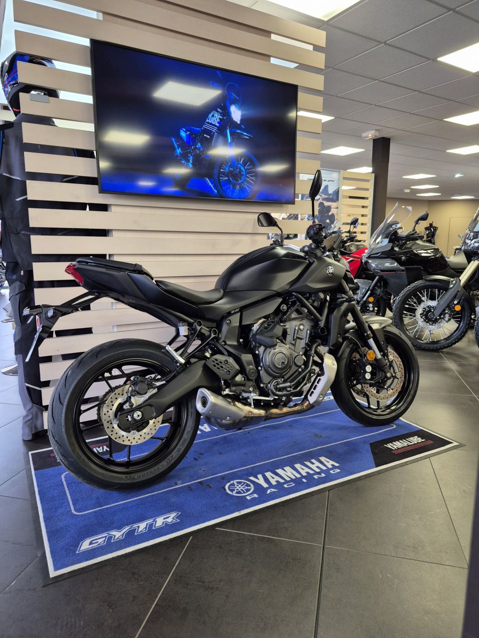 YAMAHA MT-07 Y-AMT 2