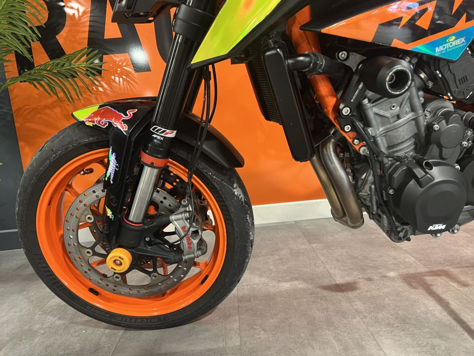 KTM 890 DUKE R 8
