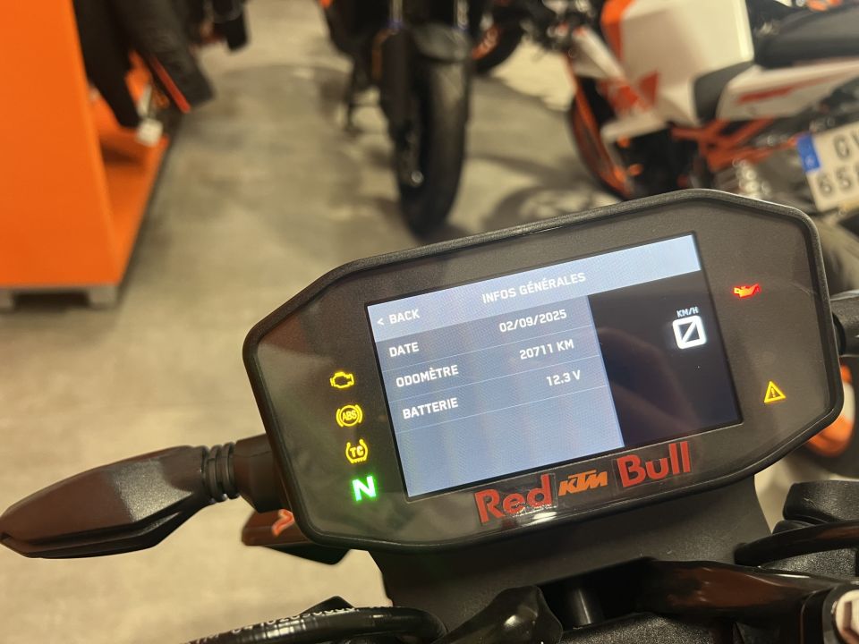 KTM 890 DUKE R 40