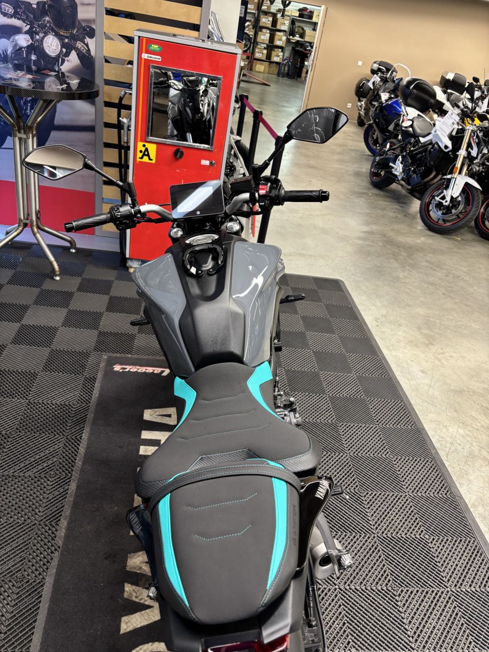 YAMAHA MT-07 (47.5CV) 4