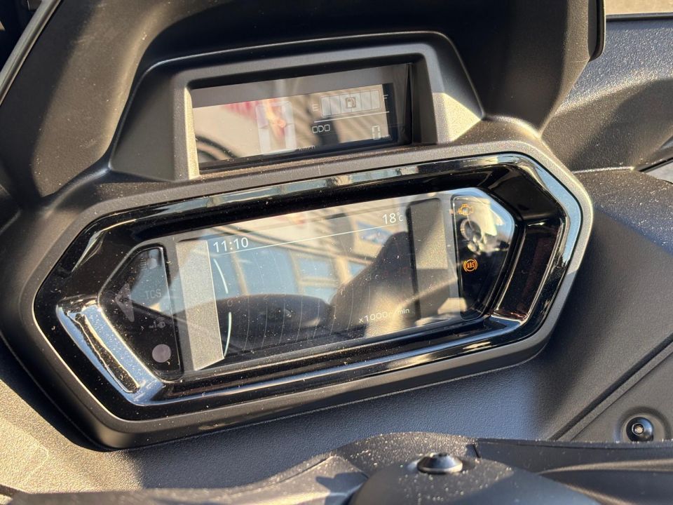 YAMAHA XMAX 300 Tech Max 5