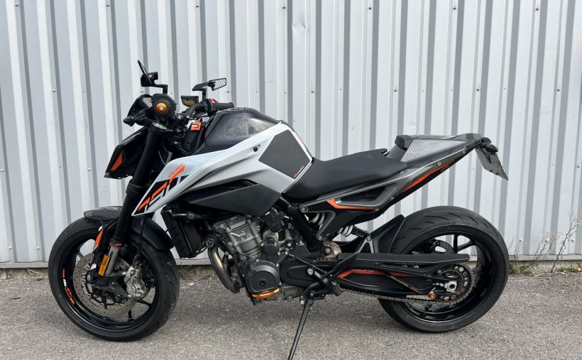 KTM 790 DUKE 6