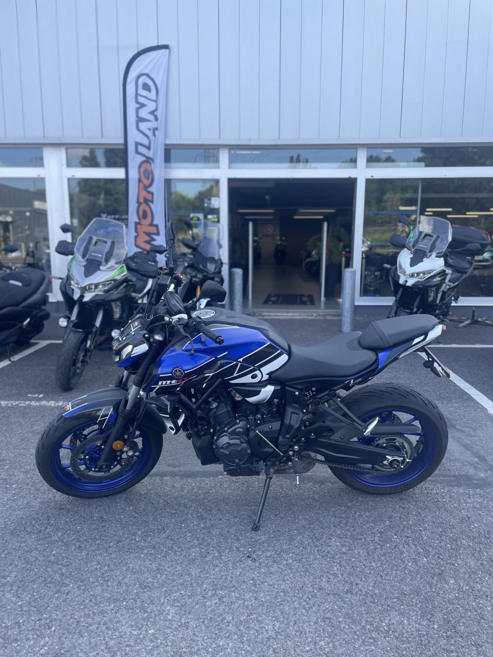 YAMAHA MT-07 3