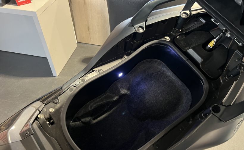 YAMAHA XP T-MAX 560 TECH MAX 42