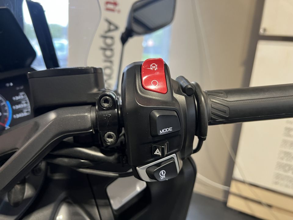 YAMAHA XP T-MAX 560 TECH MAX 24