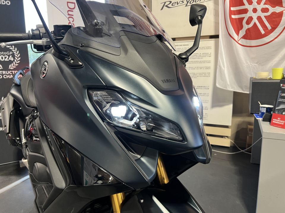 YAMAHA XP T-MAX 560 TECH MAX 8