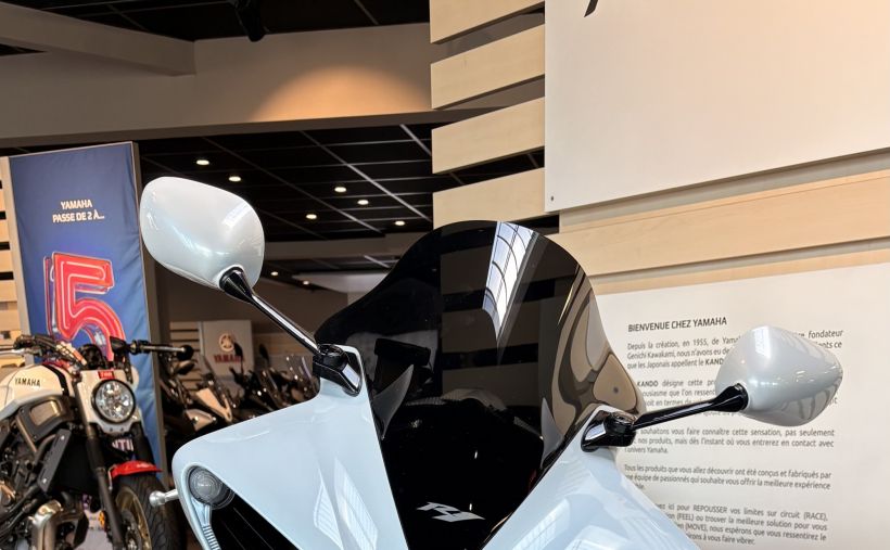 YAMAHA YZF 1000 R1 CROSS PLANE 2