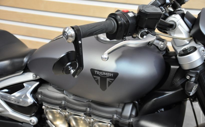 TRIUMPH ROCKET 3 R 6