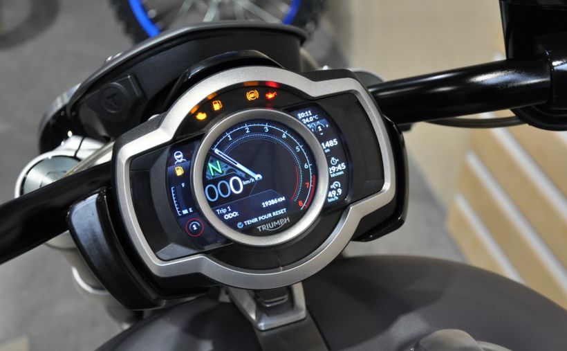 TRIUMPH ROCKET 3 R 16