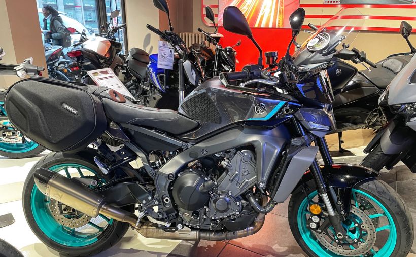 YAMAHA MT-09 1