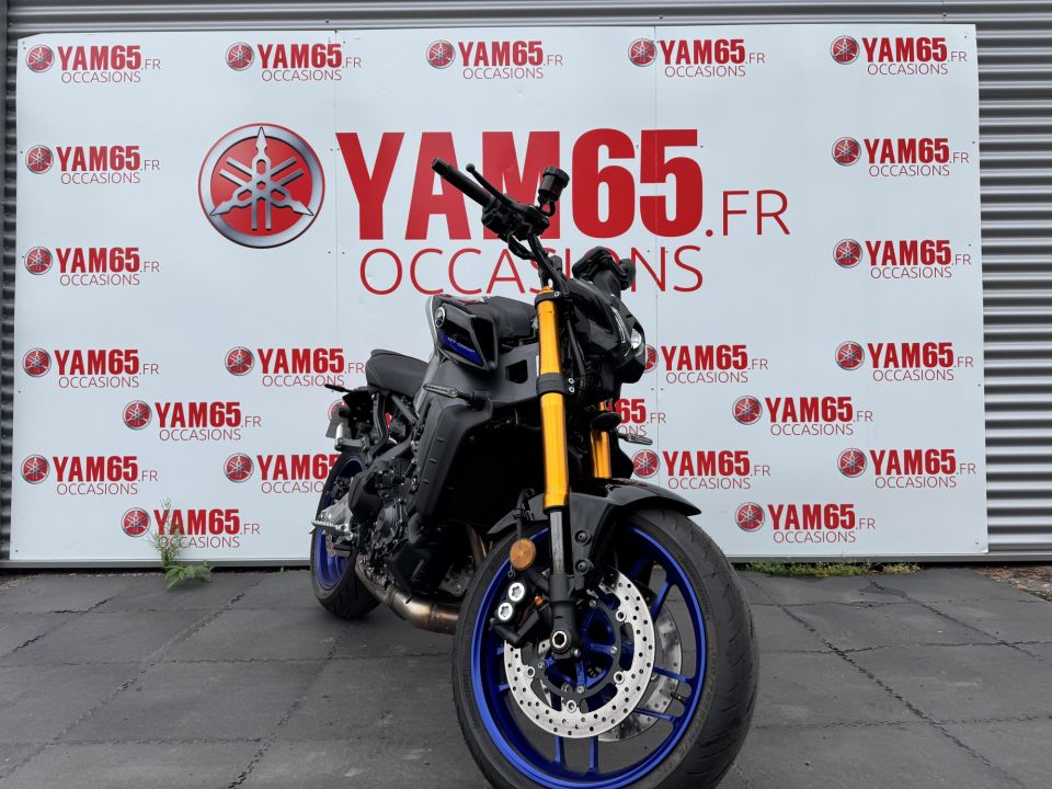 YAMAHA MT-09 SP 10