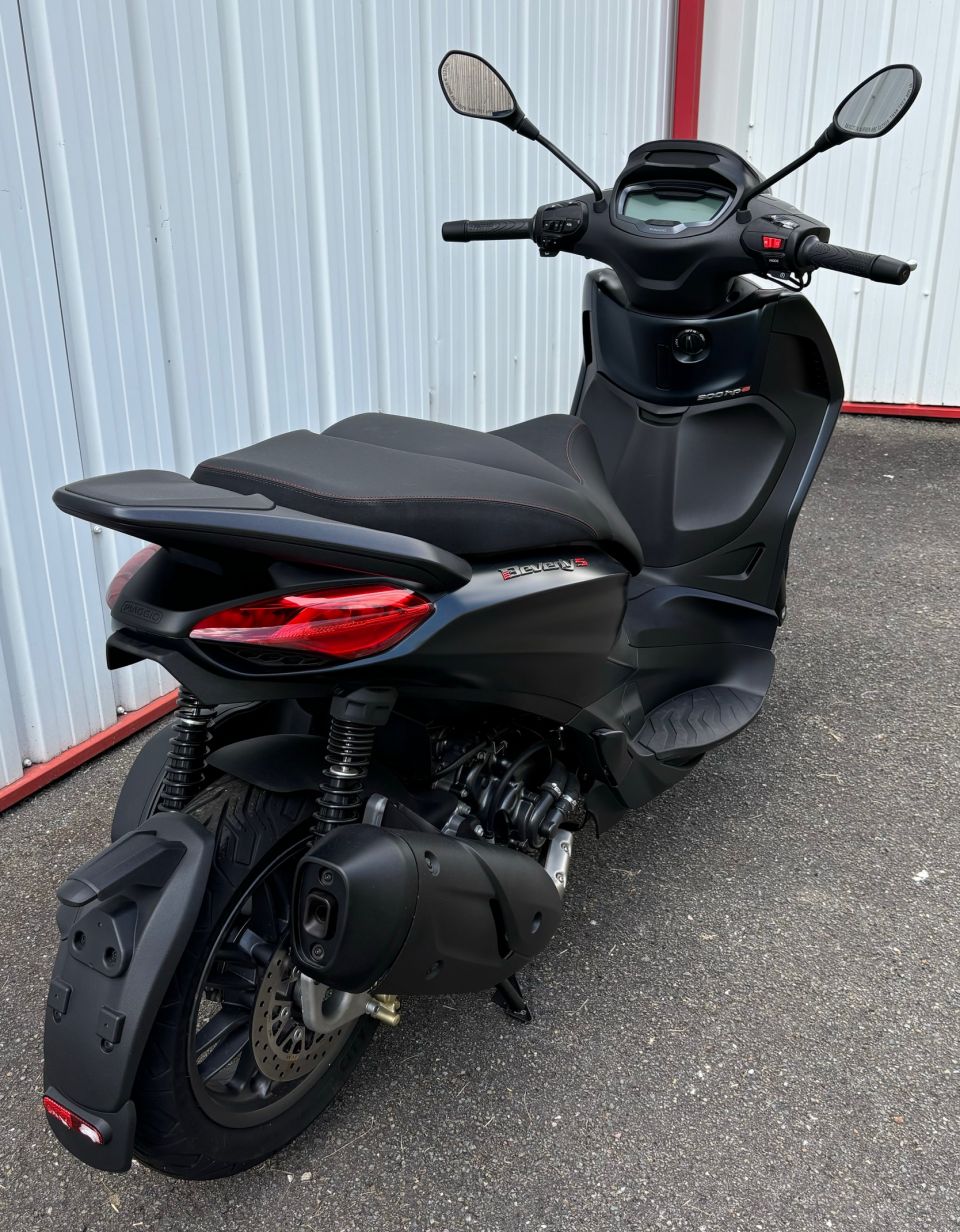 PIAGGIO BEVERLY S 300 28