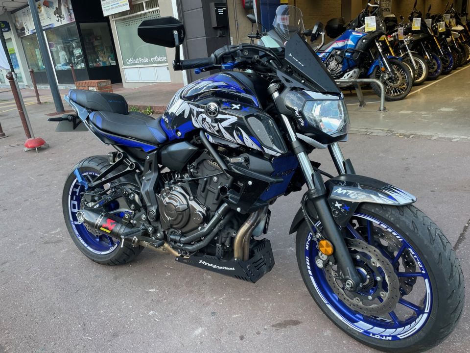 YAMAHA MT-07 1