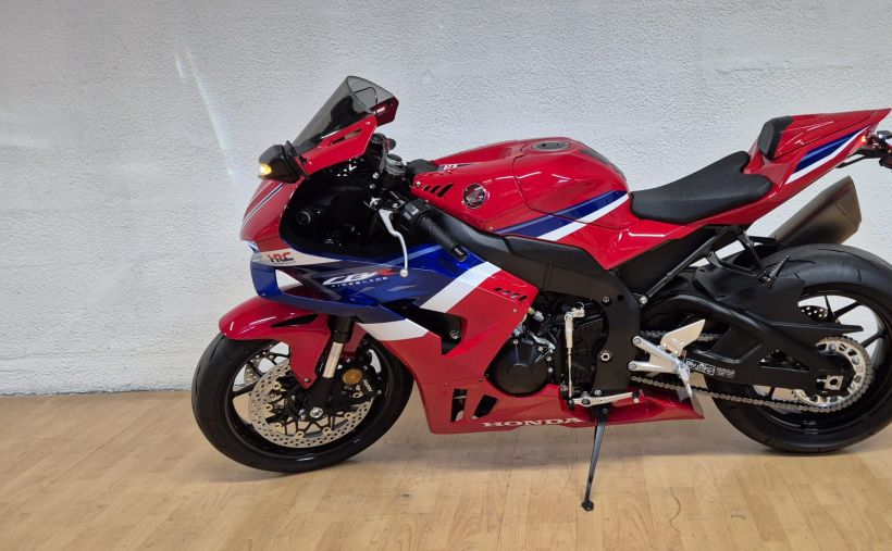 HONDA CBR 1000 RR FIREBLADE - HRC 3