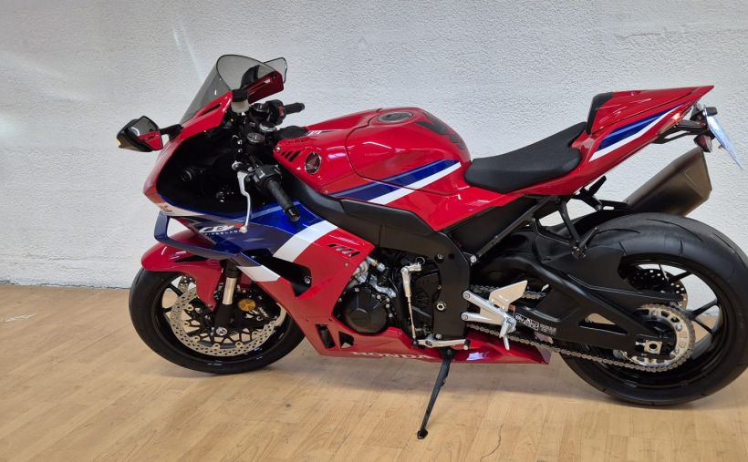 HONDA CBR 1000 RR FIREBLADE - HRC 7