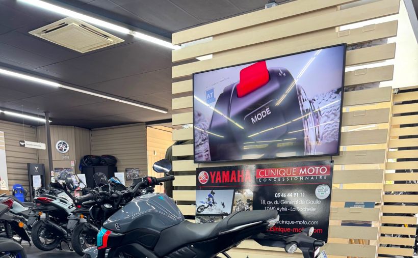 YAMAHA MT-125 3