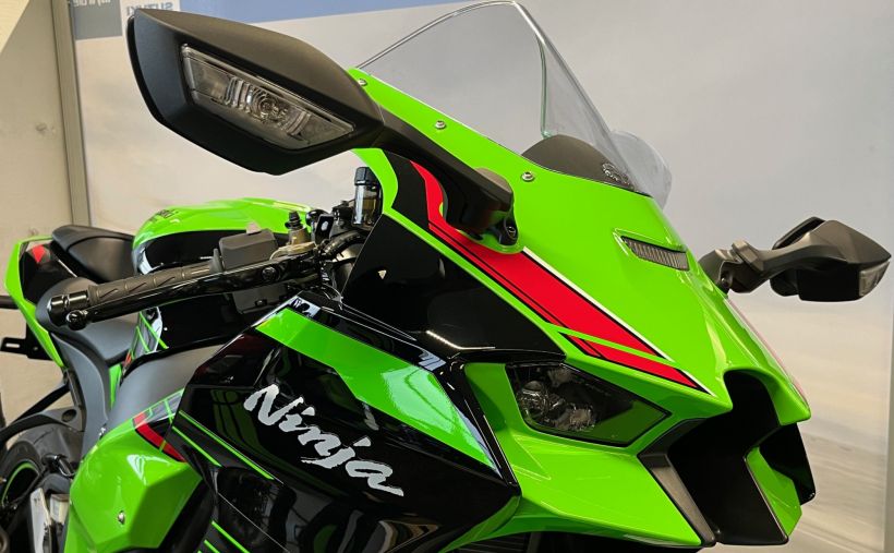 KAWASAKI ZX-10R 9