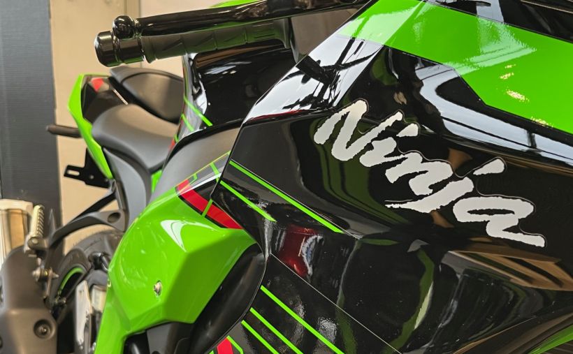 KAWASAKI ZX-10R 2