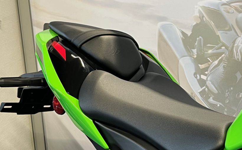 KAWASAKI ZX-10R 7