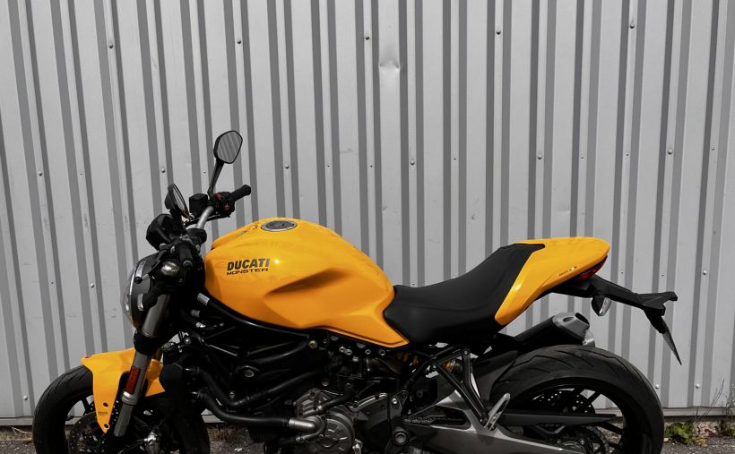 DUCATI MONSTER 821 12