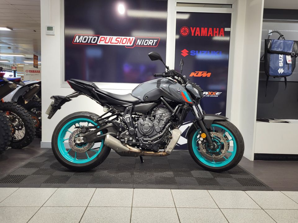 YAMAHA MT-07 (47.5CV) 3