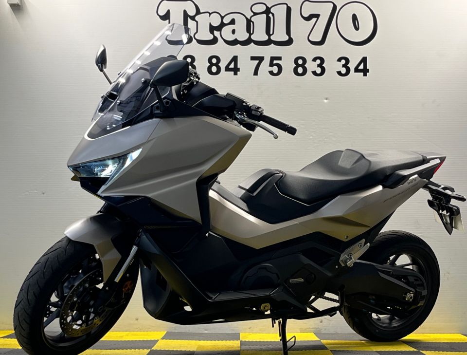 HONDA NSS FORZA 750 18