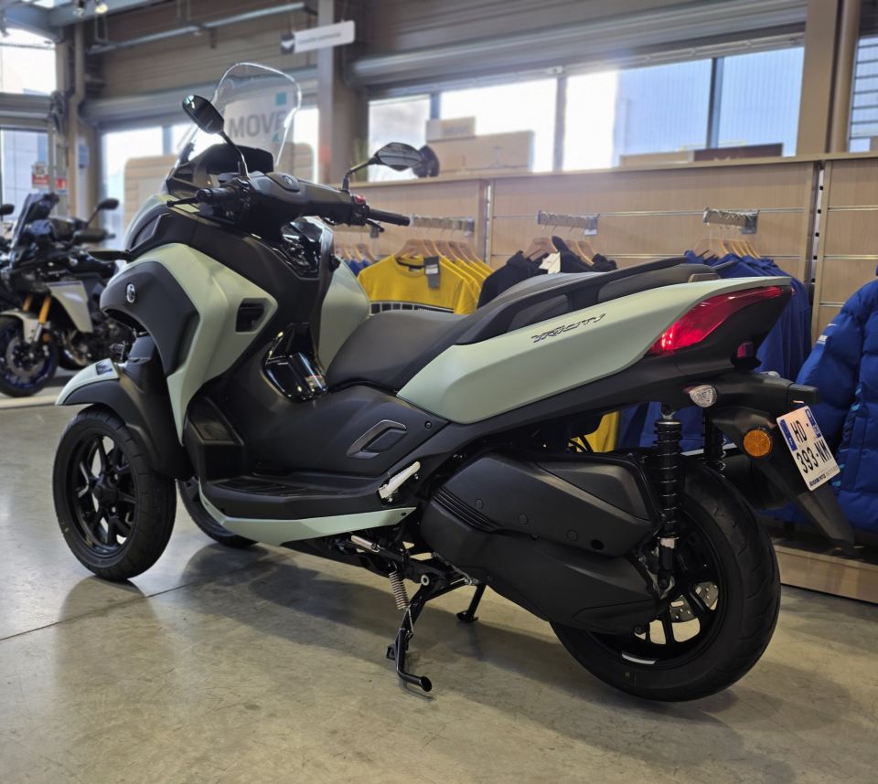 YAMAHA TRICITY 300 6