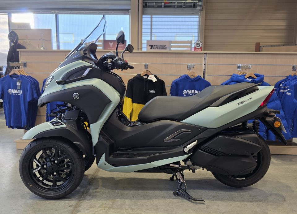 YAMAHA TRICITY 300 4