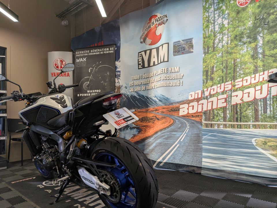 YAMAHA MT-09 SP 7
