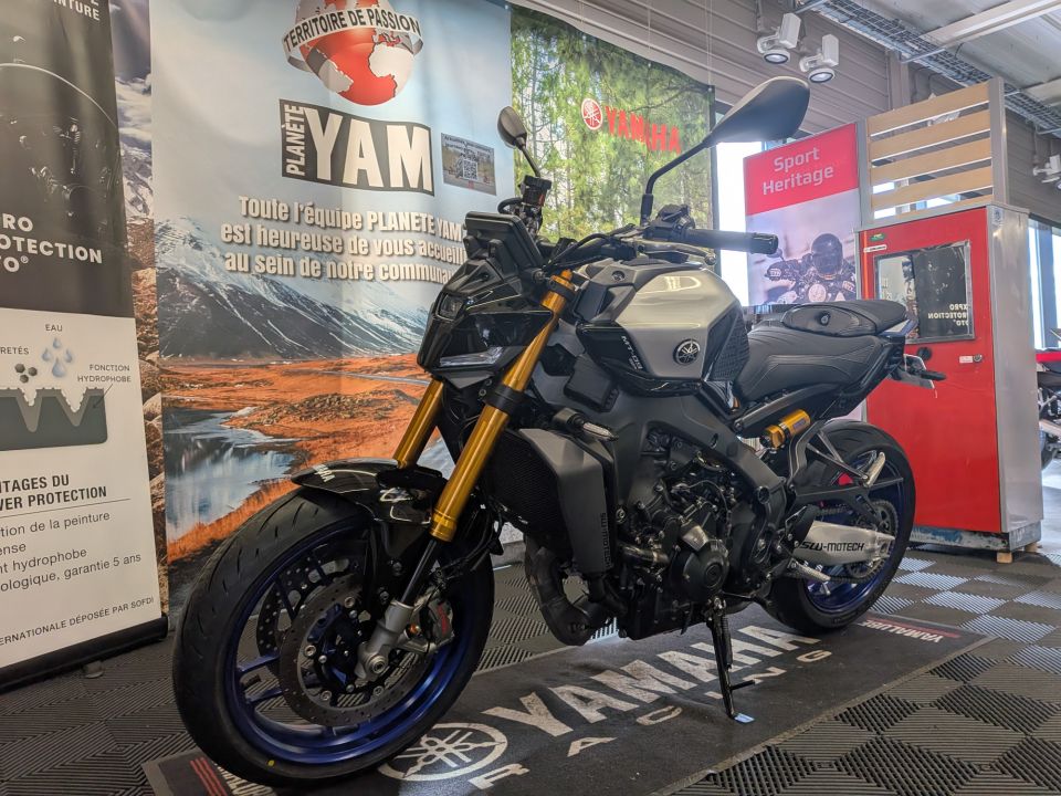 YAMAHA MT-09 SP 6