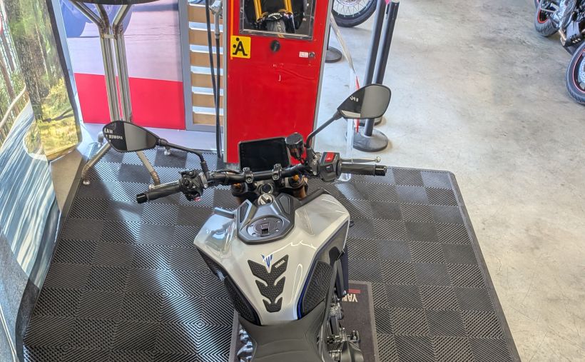 YAMAHA MT-09 SP 4