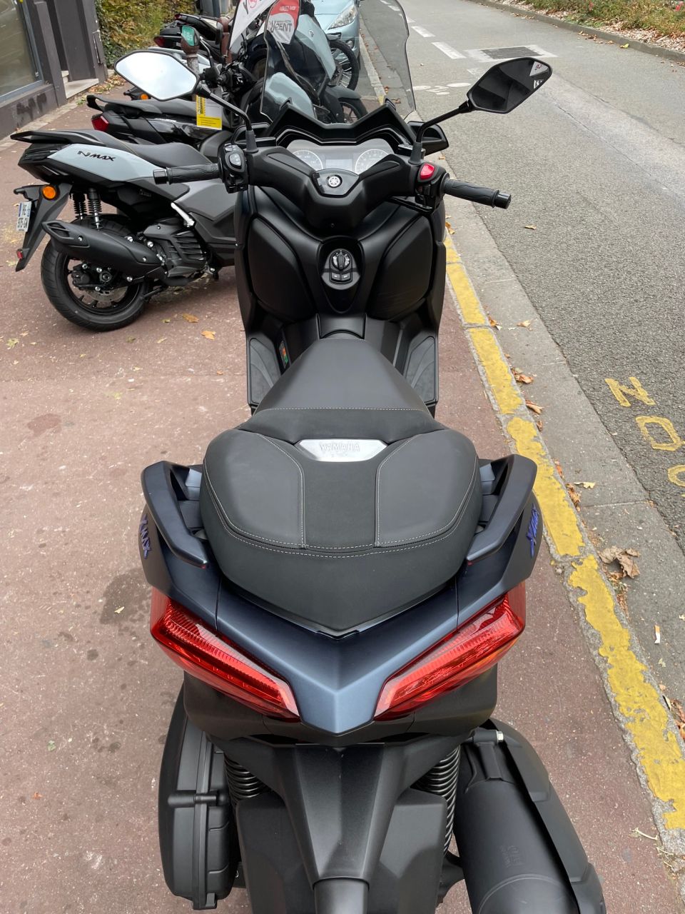 YAMAHA XMAX 125 3