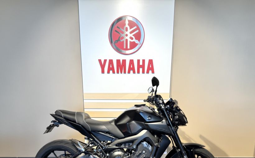 YAMAHA MT-09 1