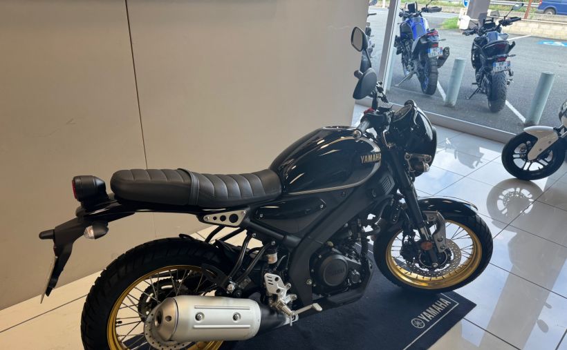 YAMAHA XSR 125 Legacy 1