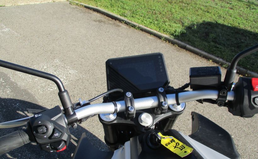 YAMAHA MT-07 4