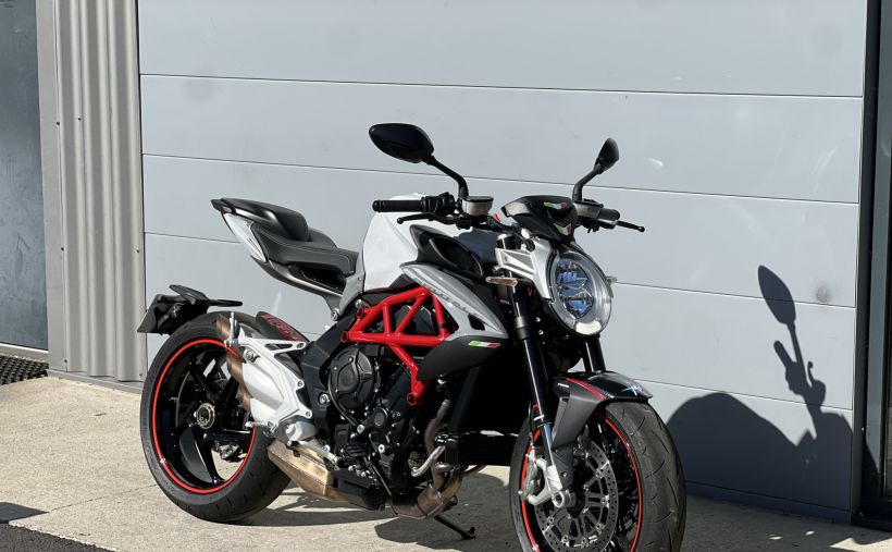 MV AGUSTA BRUTALE 800 1
